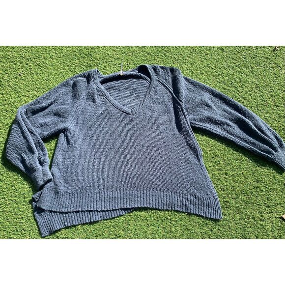 Free People WEST COAST blue Asymmetrical V NECK Sweater sz M - Picture 2 of 7